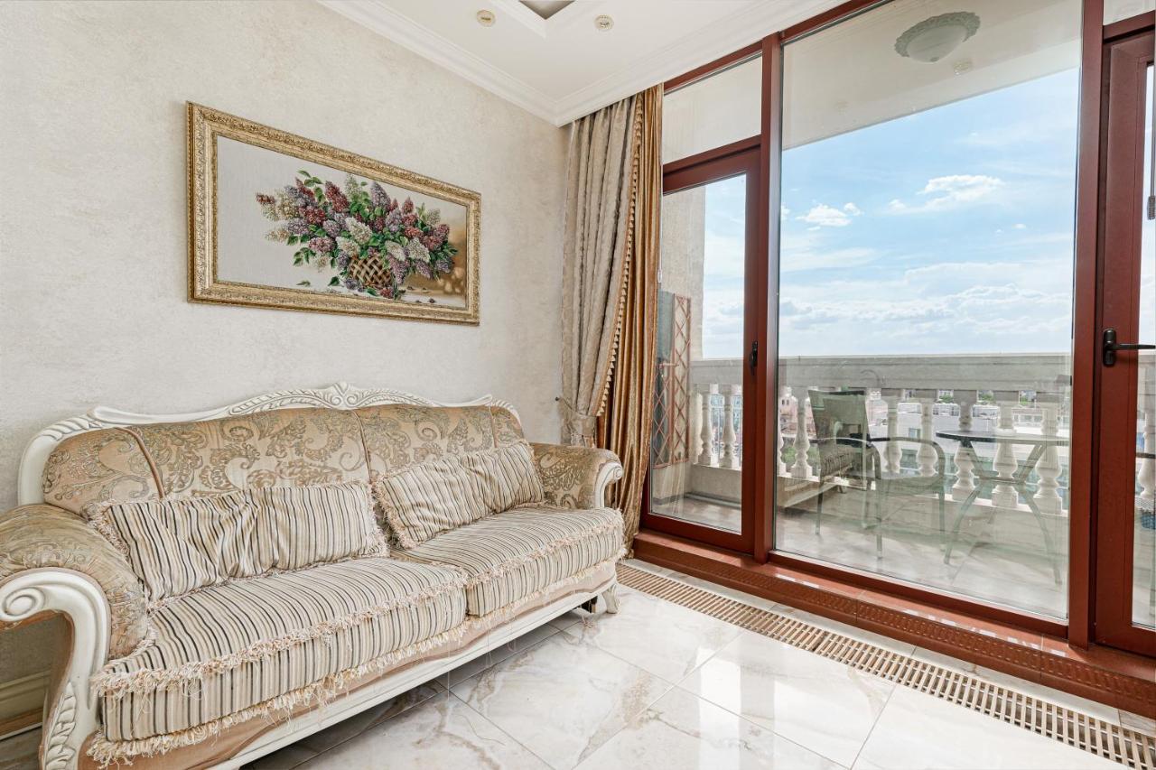 אודסה Greek Street Deluxe Apartment מראה חיצוני תמונה