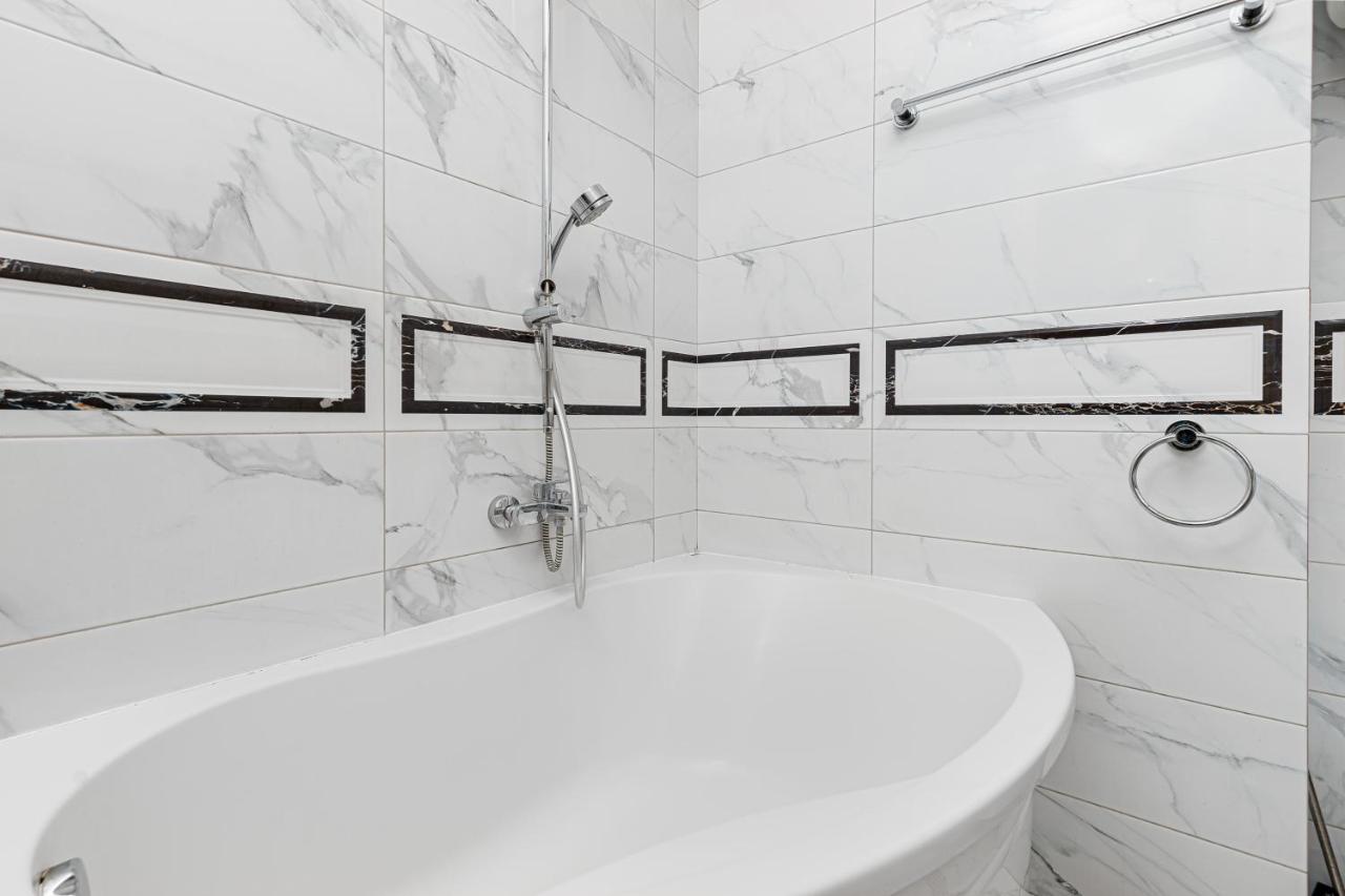 אודסה Greek Street Deluxe Apartment מראה חיצוני תמונה